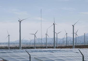 La primera planta híbrida eólica-fotovoltaica está en Burgos