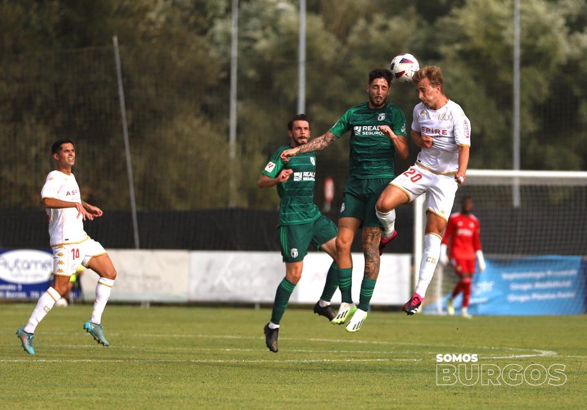 El partido se disputó en El Berrón.