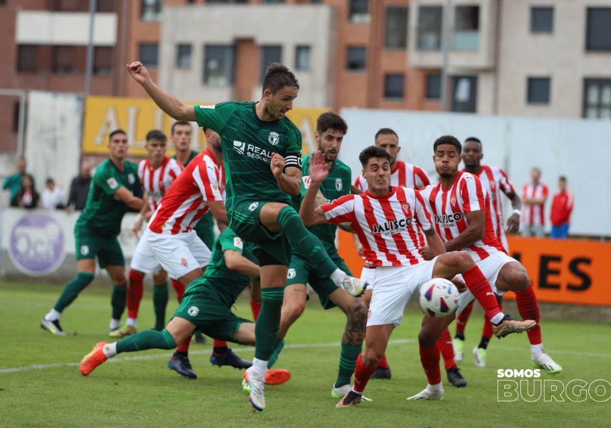 Encuentro amistoso entre el Burgos CF y el Sporting.