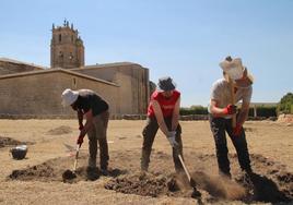 Excavaciones en el entorno de la Colegiata de Santa María La Real.