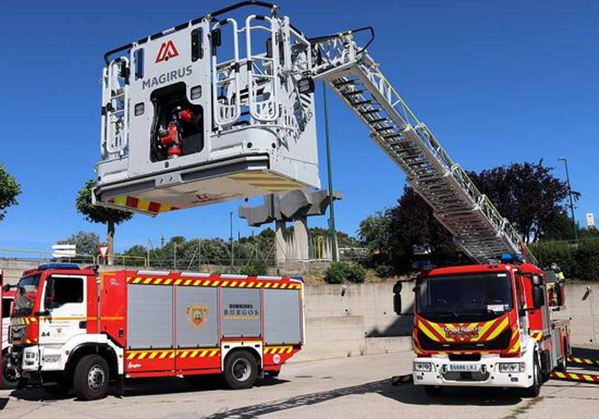 Vehículos en el Parque de Bomberos de Burgos.