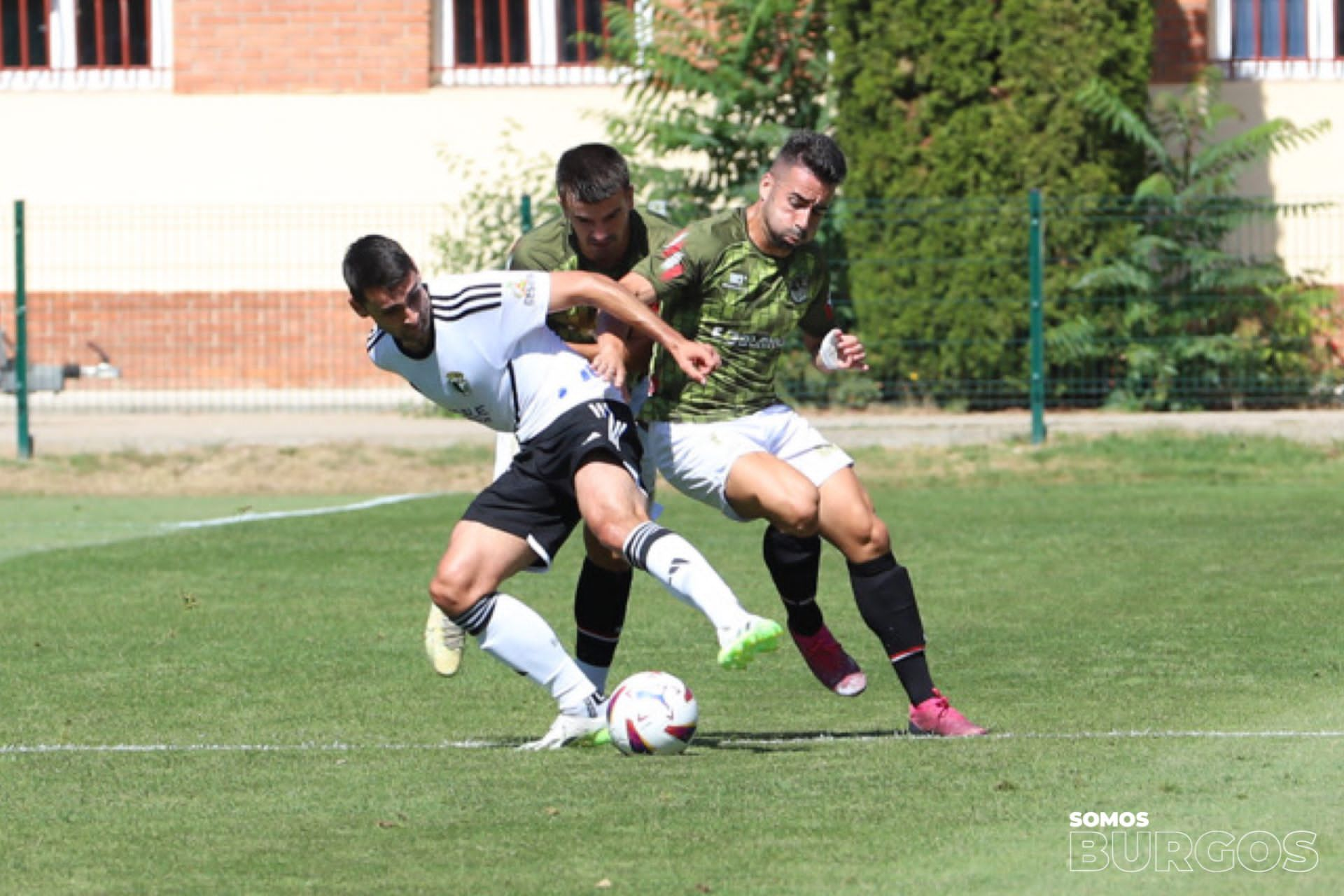 El Burgos CF cierra la pretemporada con un empate ante la SD Logroñés