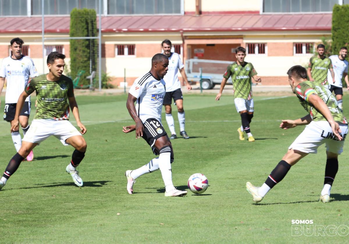 El Burgos CF cierra la pretemporada con un empate ante la SD Logroñés