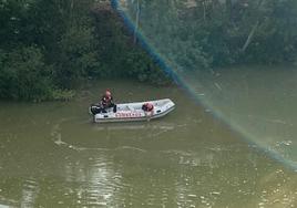 La Policía y varios testigos a las orillas del río Duero en Aranda.