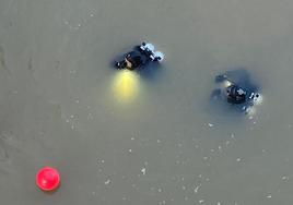 El GEO se afana en las labores de búsqueda de la mujer que se ha lanzado al río desde el Puente Duero el martes en Aranda.