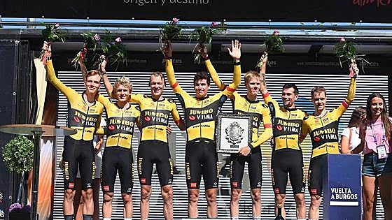 El Jumbo Visma impone su ley en la contrarreloj