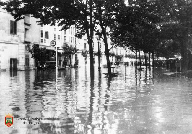 Inundación 1930, paseo del Espolón Burgos