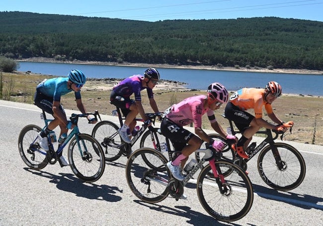 Los cuarto escapados pasando por Playa Pita, el Embalse de la Cuerda del Pozo.