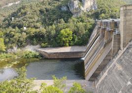 Embalse del Sobrón en la cuenca del Ebro