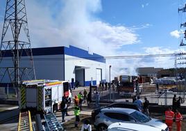 El humo del incendio se divisa desde varios puntos de Burgos.