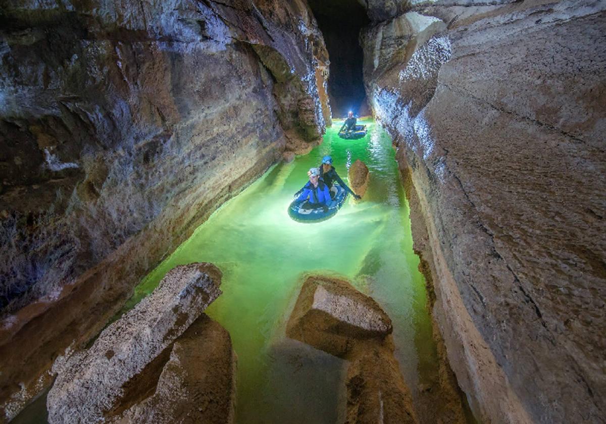 Lagos de Ojo Guareña.