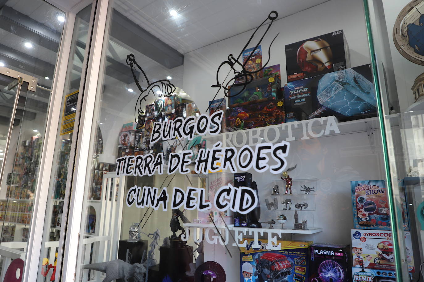 Imágenes de los escaparates decorados en Burgos