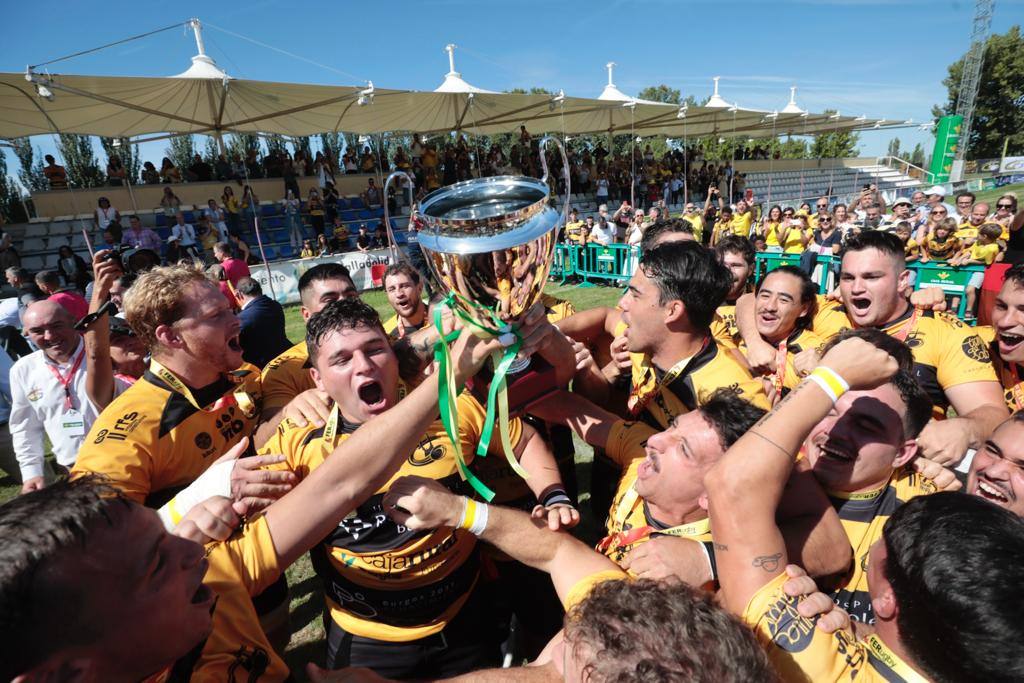 Imágenes de la victoria del Aparejadores en Valladolid