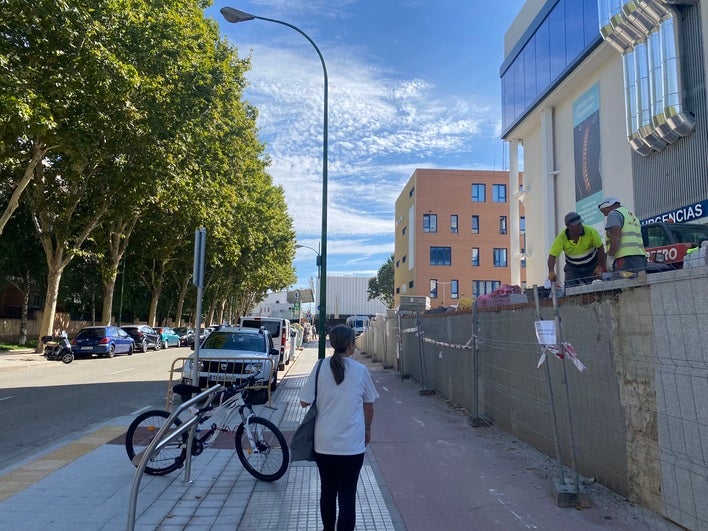 Gente paseando por Burgos