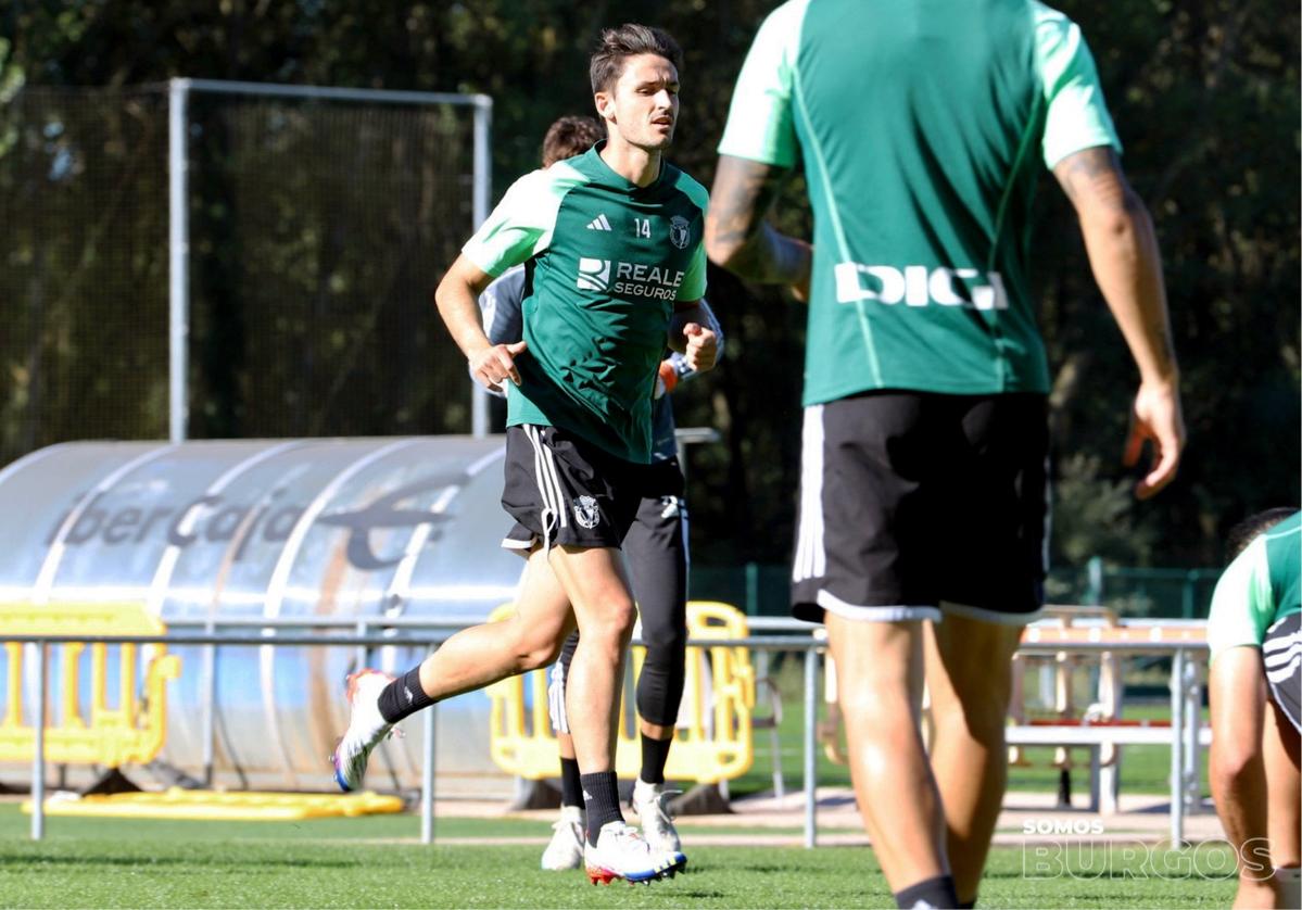 Unai Elgezabal ya ha entrenado con sus compañeros.