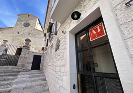 Apartamentos turísticos al lado de la iglesia de San Gil, en el centro de Burgos