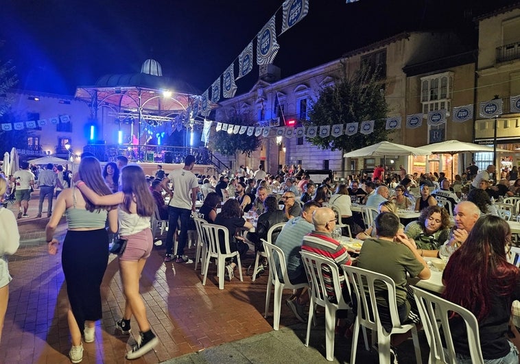 La Oktoberfest atrajo a centenares de personas