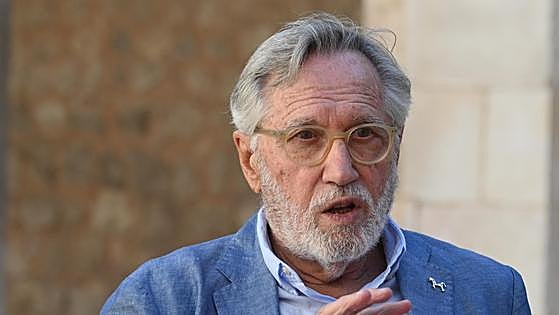 Francisco J. Llera defiende la calidad democrática de la monarquía parlamentaria