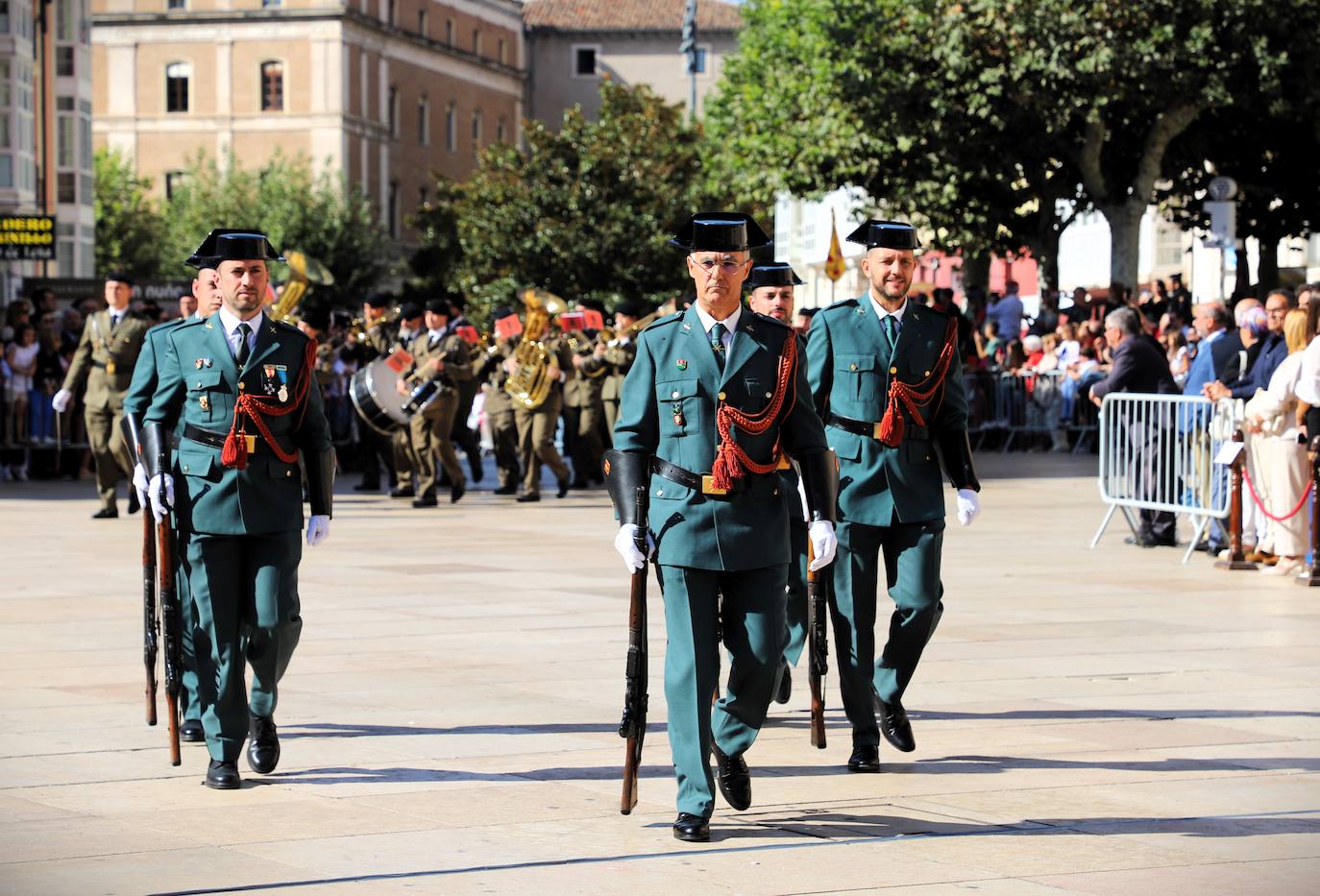 La plaza del Rey San Fernando acoge la celebración de la festividad de la patrona de la Guardia Civil