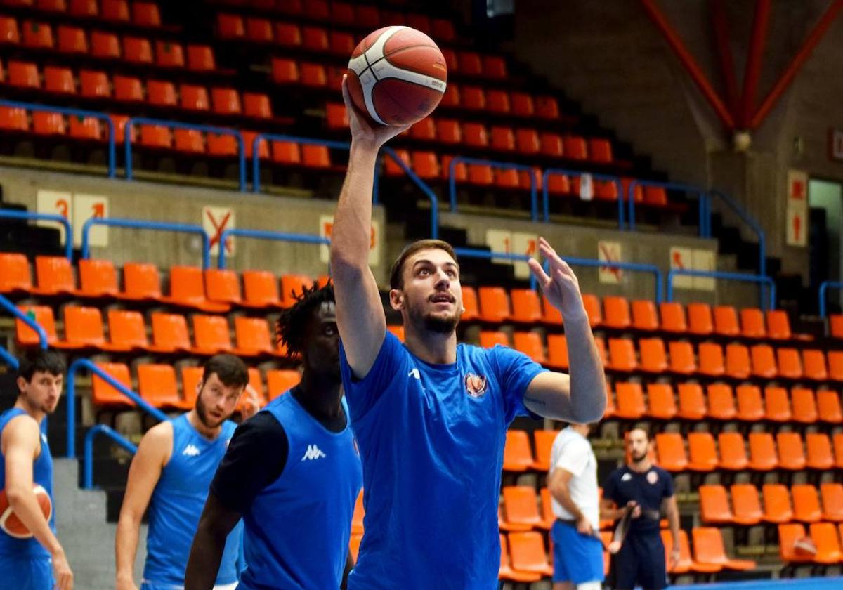 Entrenamiento del Grupo Ureta Tizona preparando el partido ante Lleida