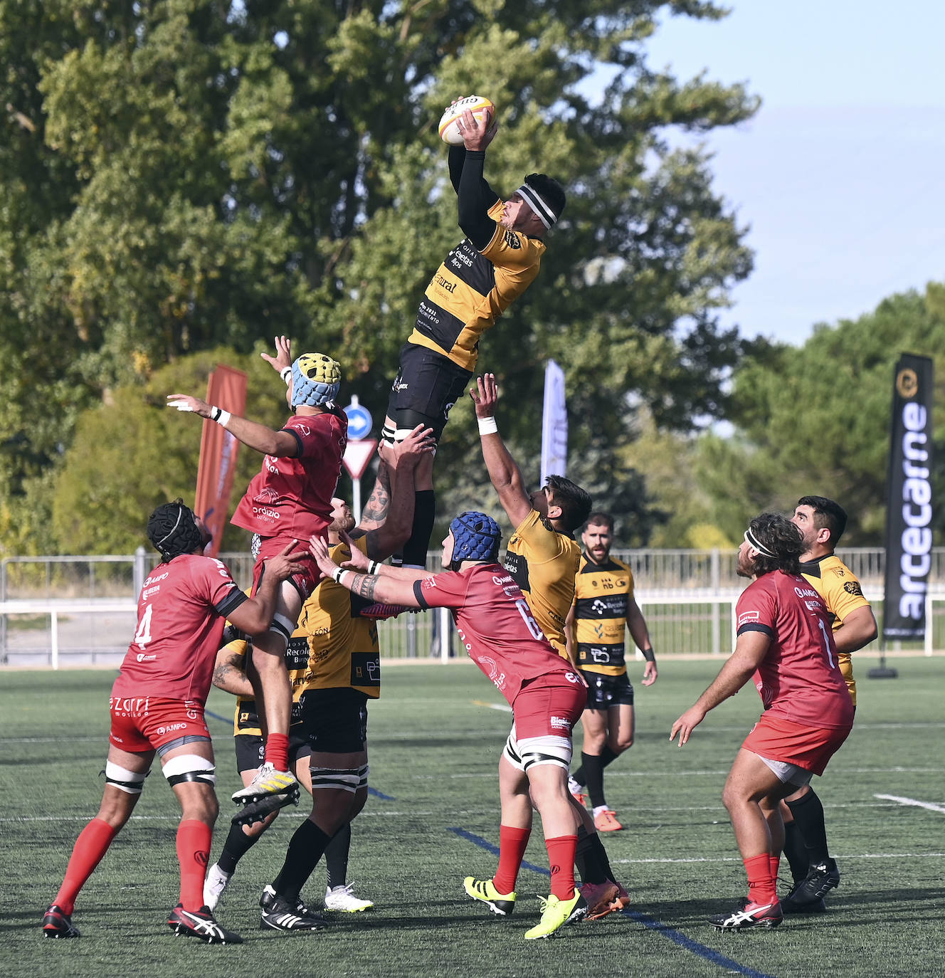 El Recoletas Burgos Caja Rural impone su ley en San Amaro