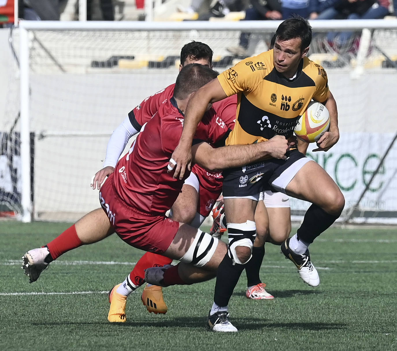 El Recoletas Burgos Caja Rural impone su ley en San Amaro