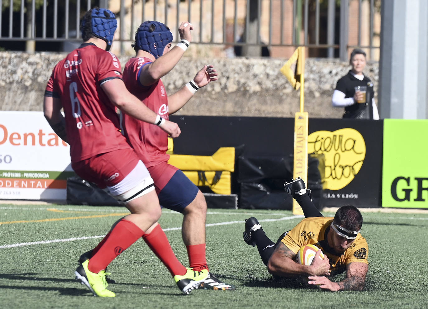 El Recoletas Burgos Caja Rural impone su ley en San Amaro