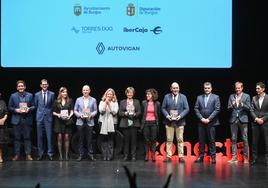 Foto de grupo de los premiados y patrocinadores de los premios Pura Cepa de BURGOSconecta