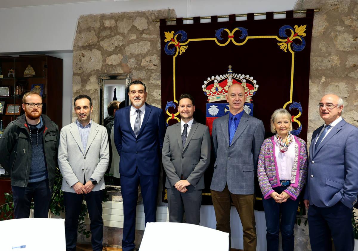 Representantes de la corporación municipal de Aranda en su vista a la Universidad de Burgos.