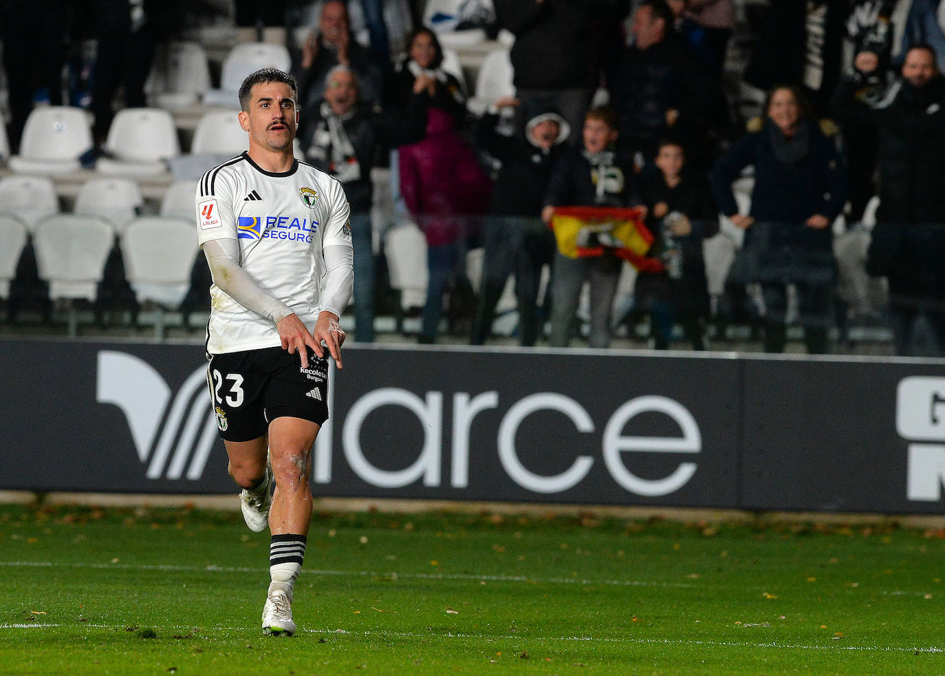 El empate del Burgos CF frente al Zaragoza, en imágenes