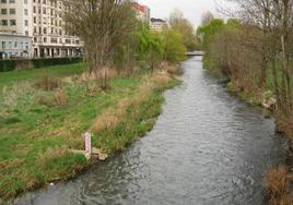 El río Arlanzón a su paso por Burgos.