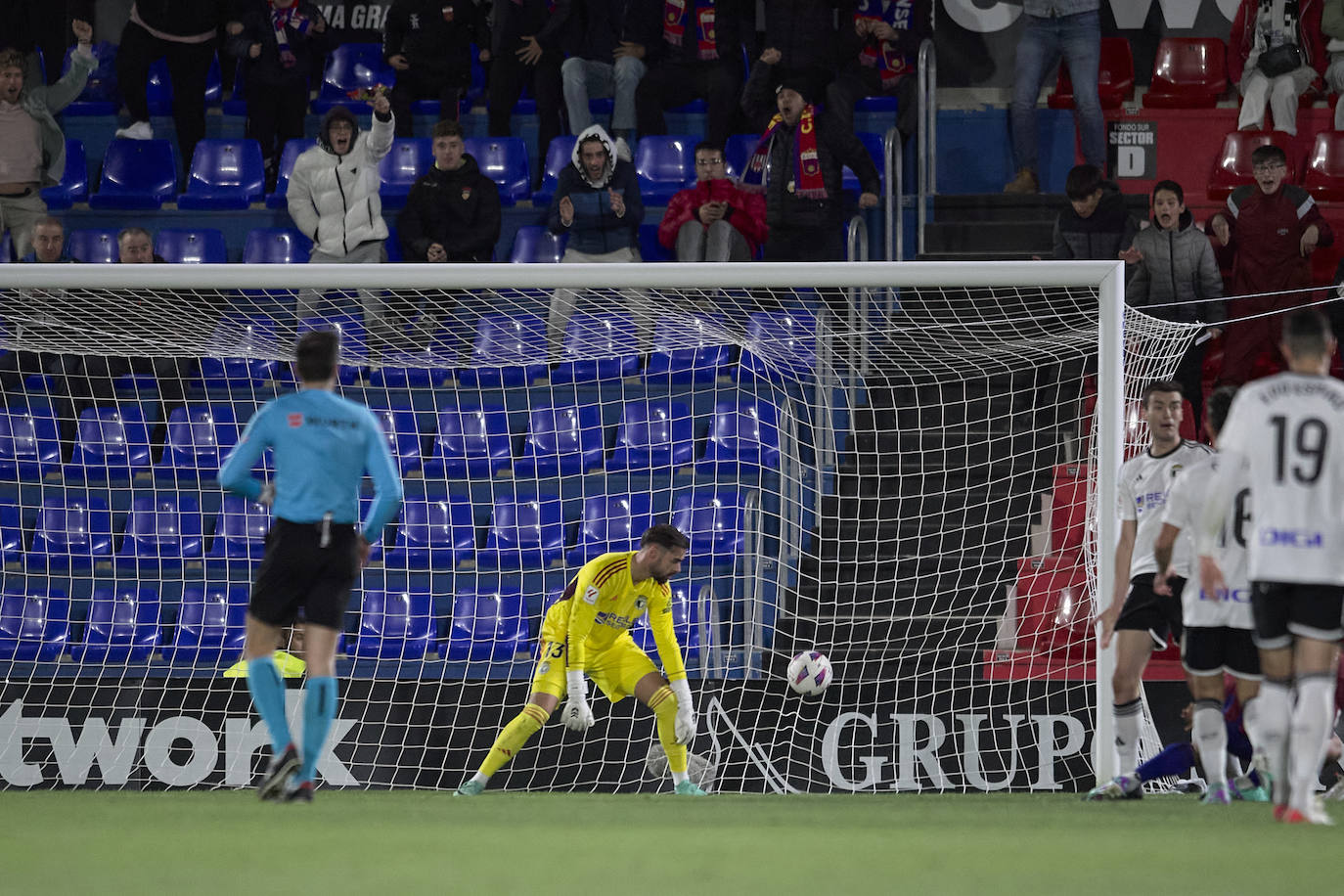 El Burgos CF se desdibuja en Elda