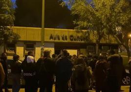 Tras la manifestación, algunos usuarios del CSR volvieron a entrar en las instalaciones.