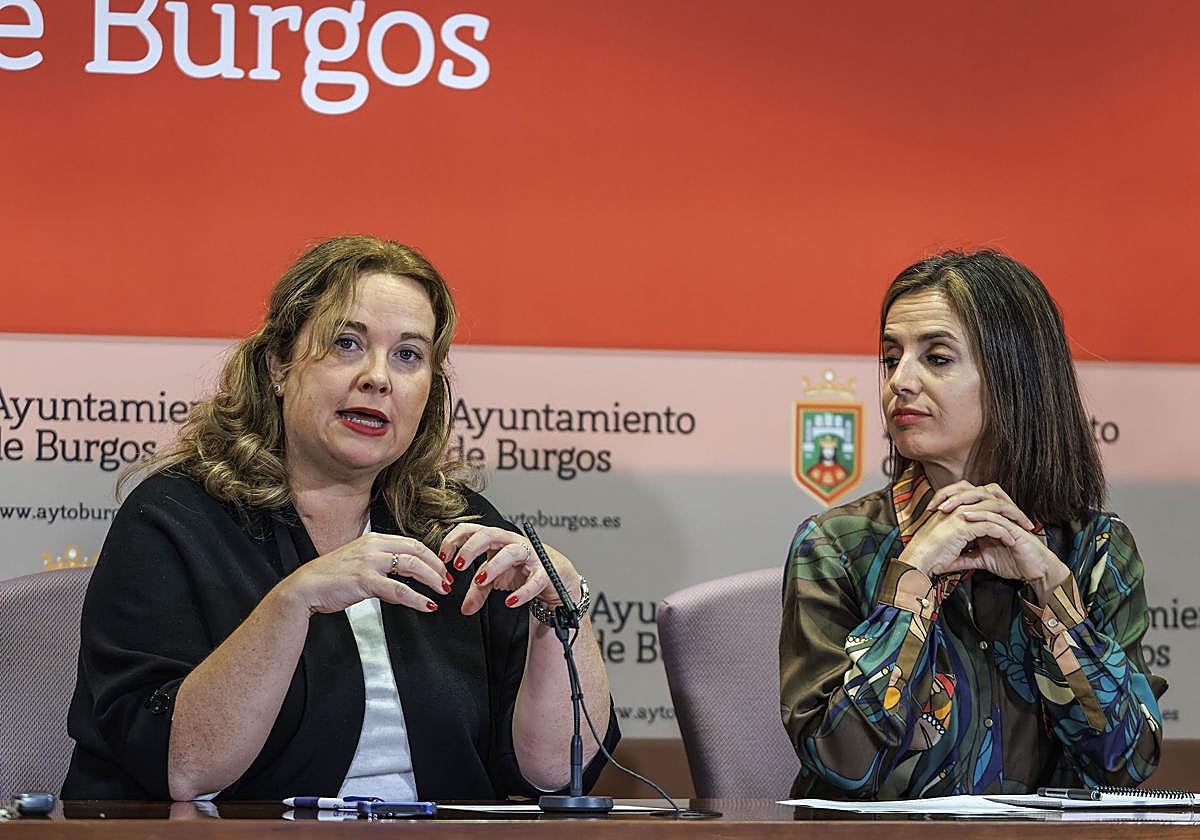 Ayala y Beatriz García durante las explicaciones sobre el proyecto de Burgos para la capitalidad europea de la Cultura.