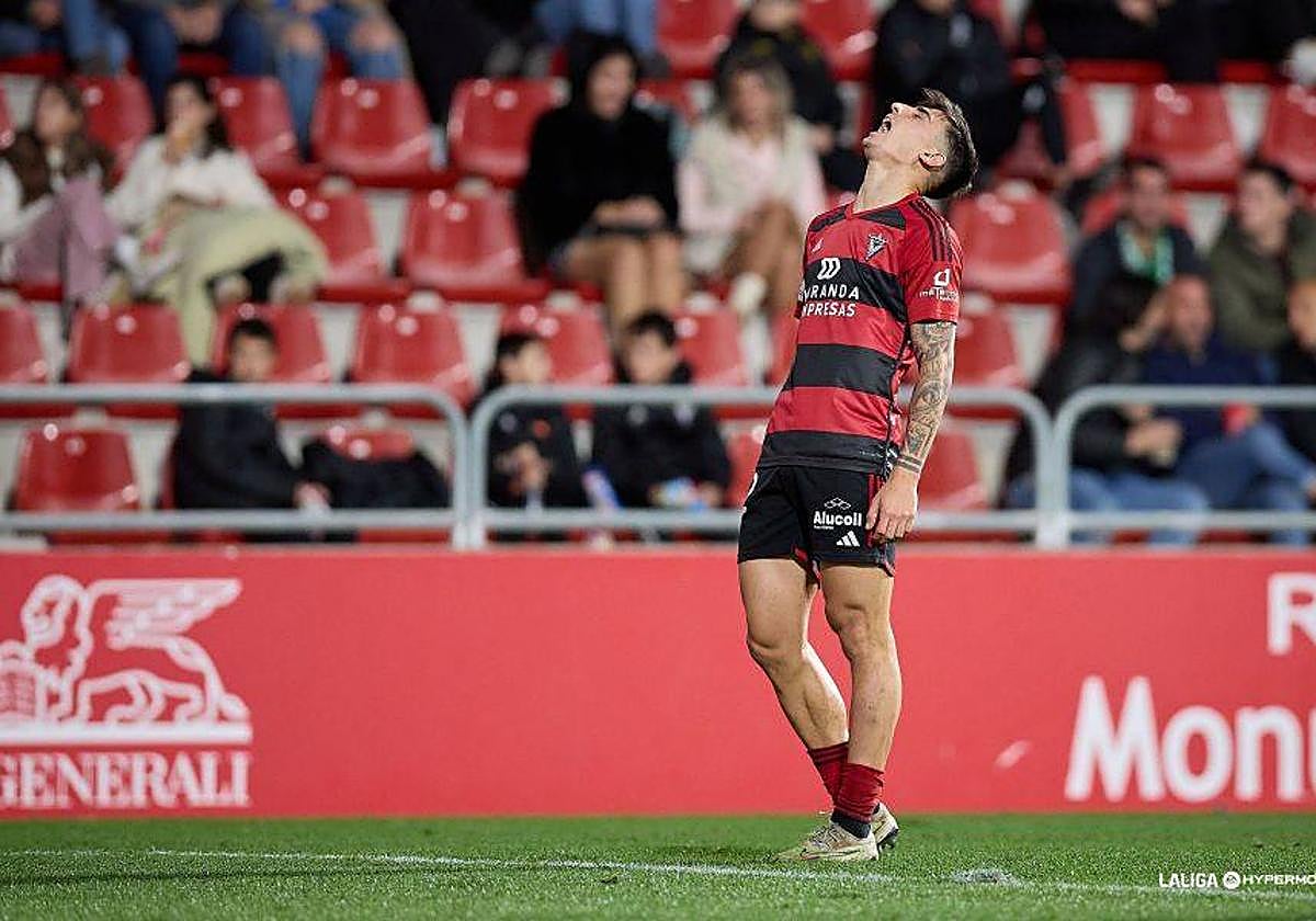 El Mirandés cae ante el Racing de Ferrol en Anduva y pone fin a una racha de cuatro partidos invicto