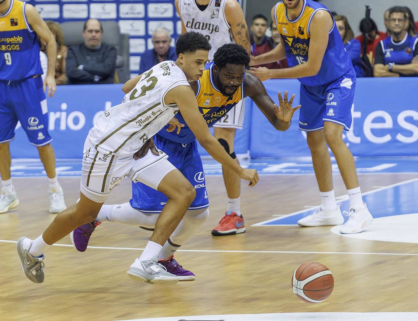 El San Pablo Burgos se impone al Rioverde Clavijo en el Coliseum