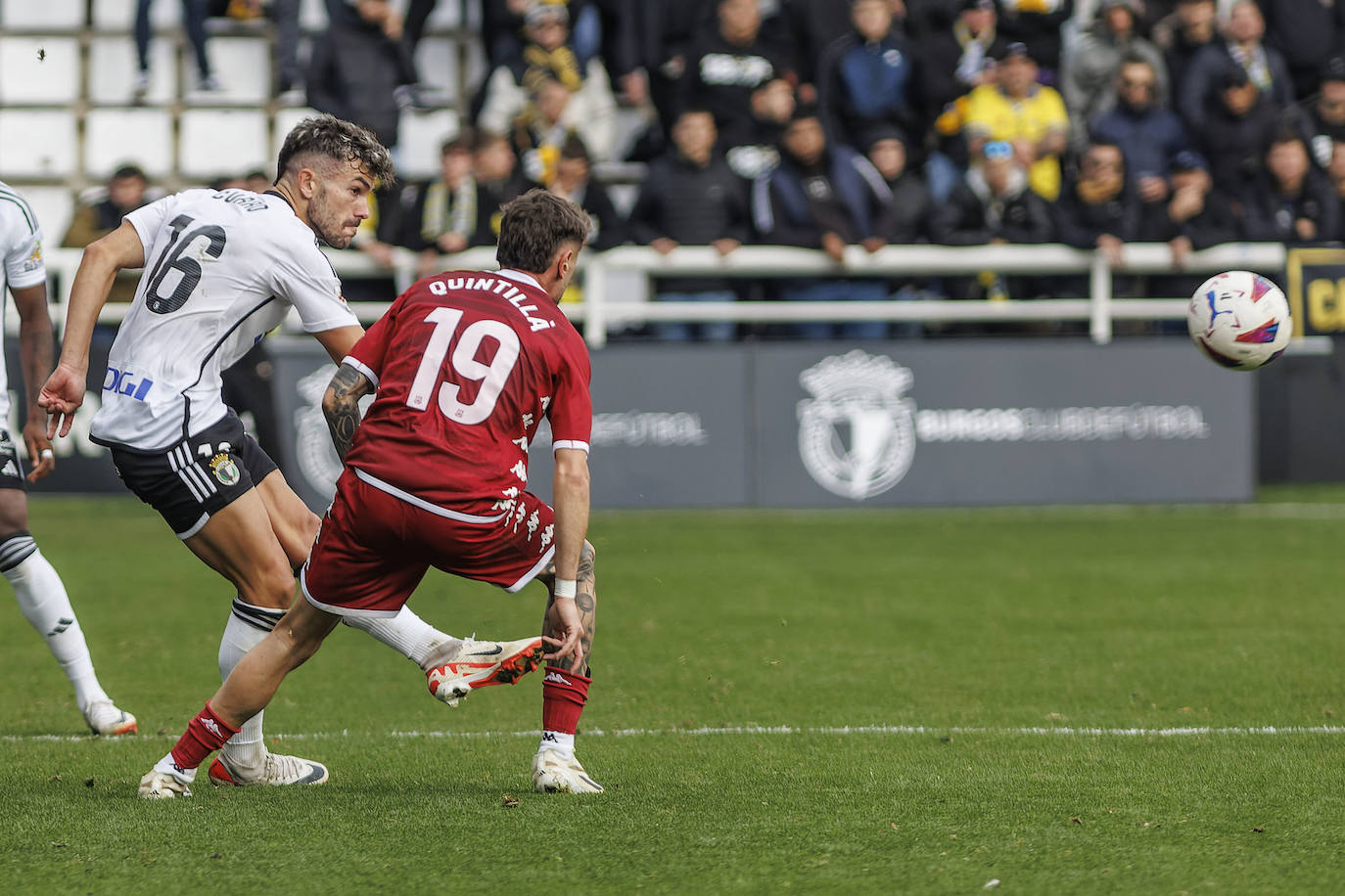 El Burgos CF tira de orgullo para tumbar al Alcorcón