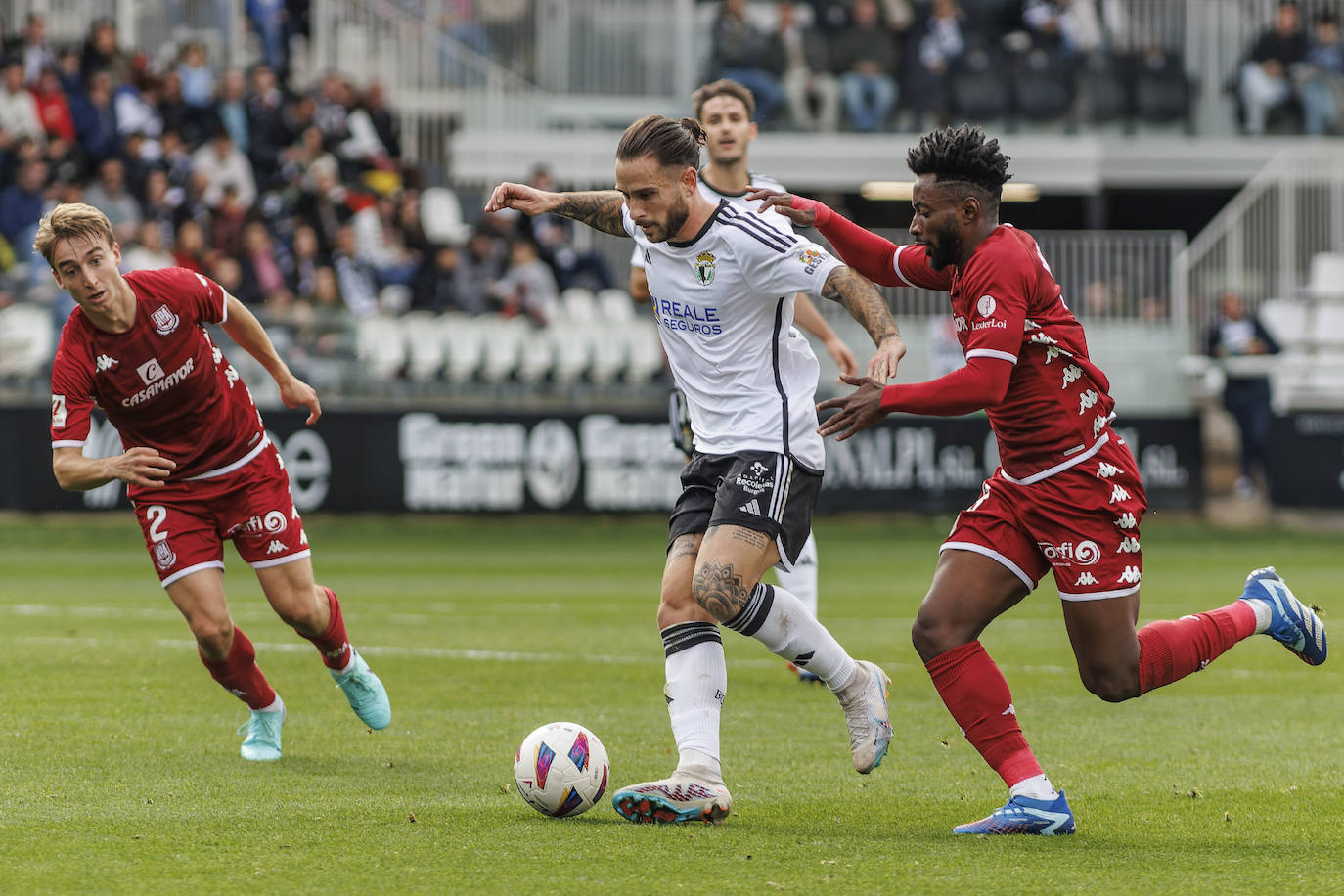 El Burgos CF tira de orgullo para tumbar al Alcorcón