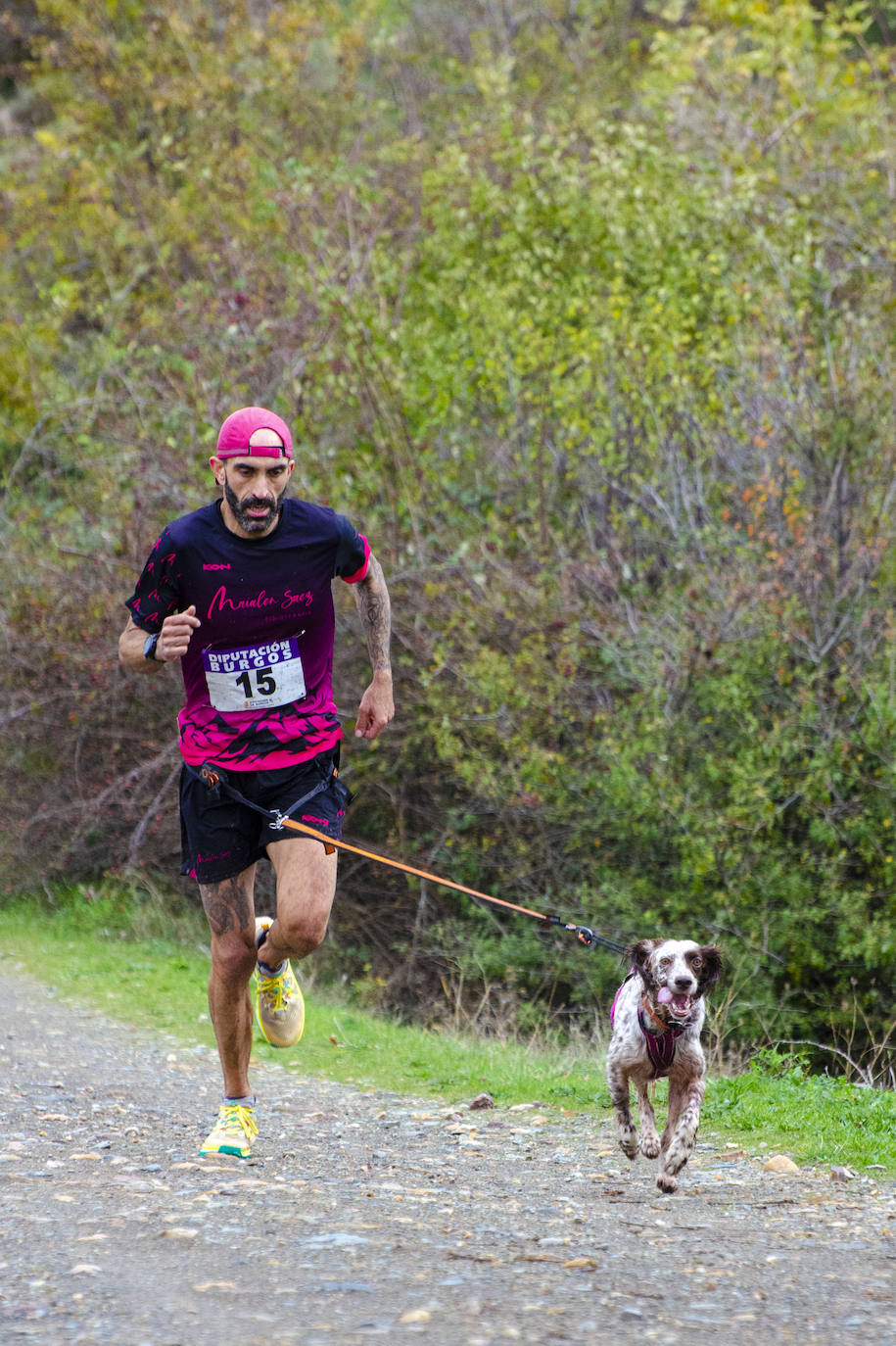 66 participantes disfrutan junto a sus perros de naturaleza y deporte en Urrez