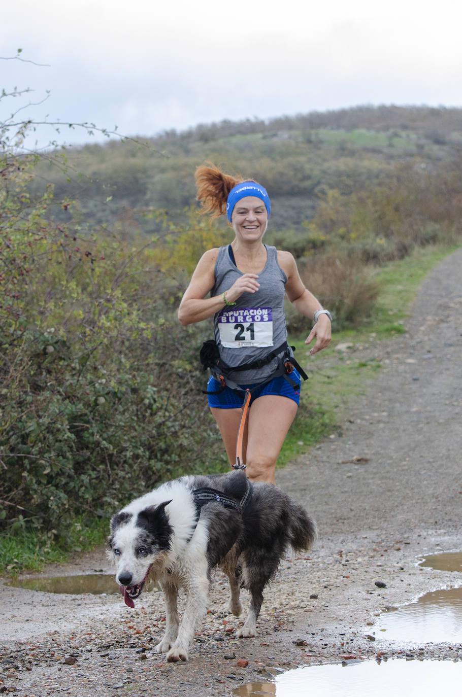 66 participantes disfrutan junto a sus perros de naturaleza y deporte en Urrez