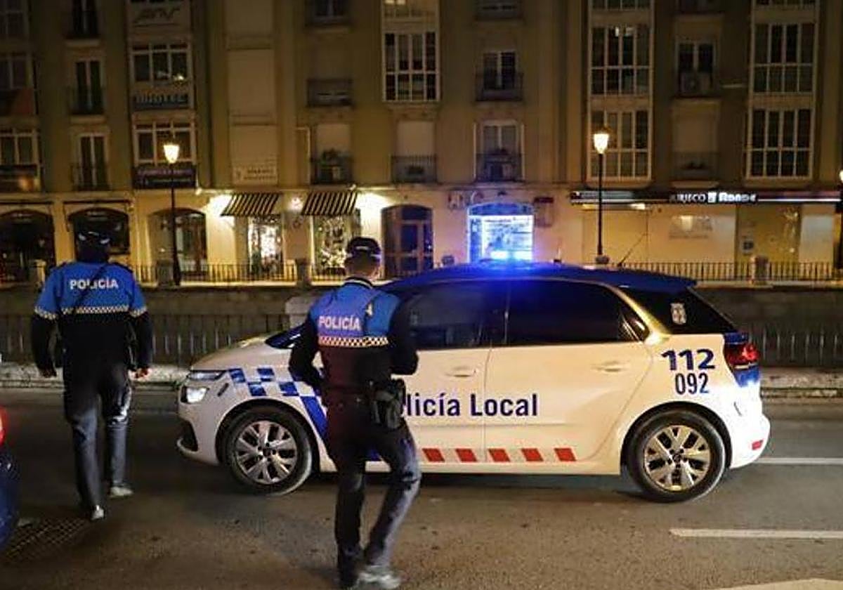 Imagen de archivo de una patrulla de la Policía Local.