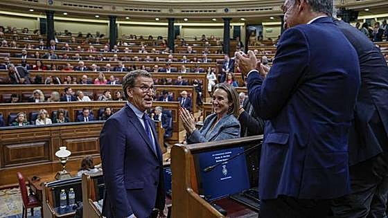 Feijóo acusa a Sánchez de «corrupción política», de haber comprado apoyos y de no tener límites