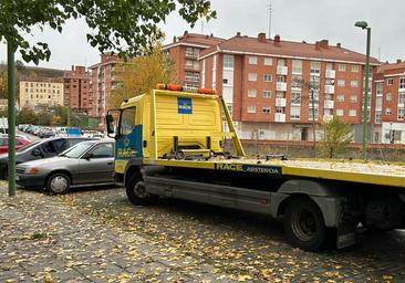 Revientan dos coches para intentar robar en la calle María de Zayas