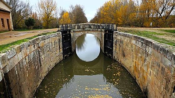 Melgar pide mantenimiento para el Canal de Castilla, un reclamo turístico olvidado
