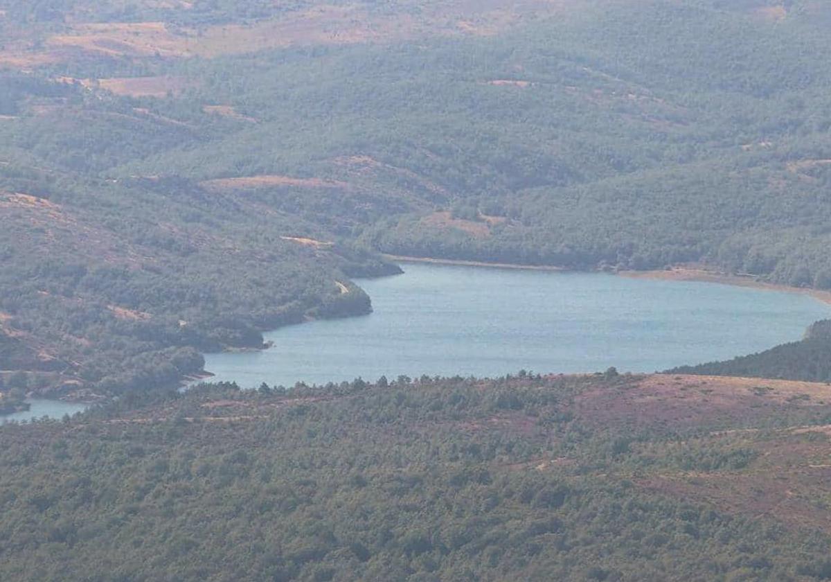 Imagen aérea del pantano de Arlanzón.