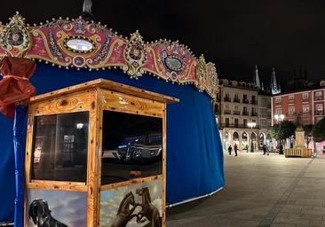 La Navidad se asoma a Burgos con el montaje del Tiovivo y la pista de hielo