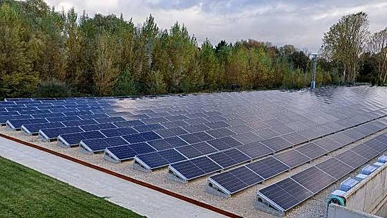 Aguas de Burgos instala 2.224 placas solares para reducir costes energéticos en la depuradora