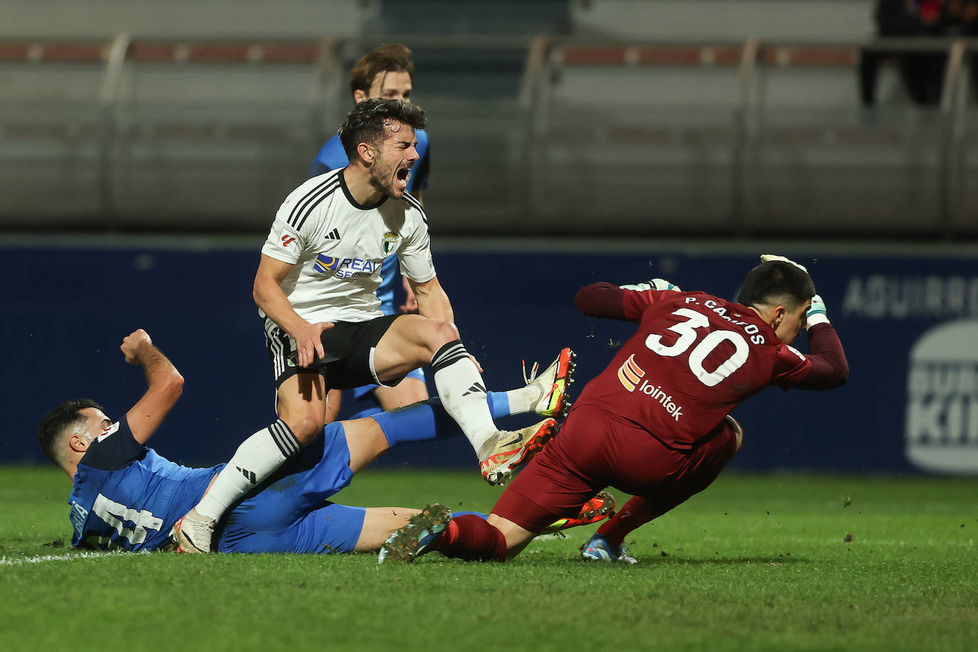 La primera victoria del Burgos CF a domicilio, en imágenes