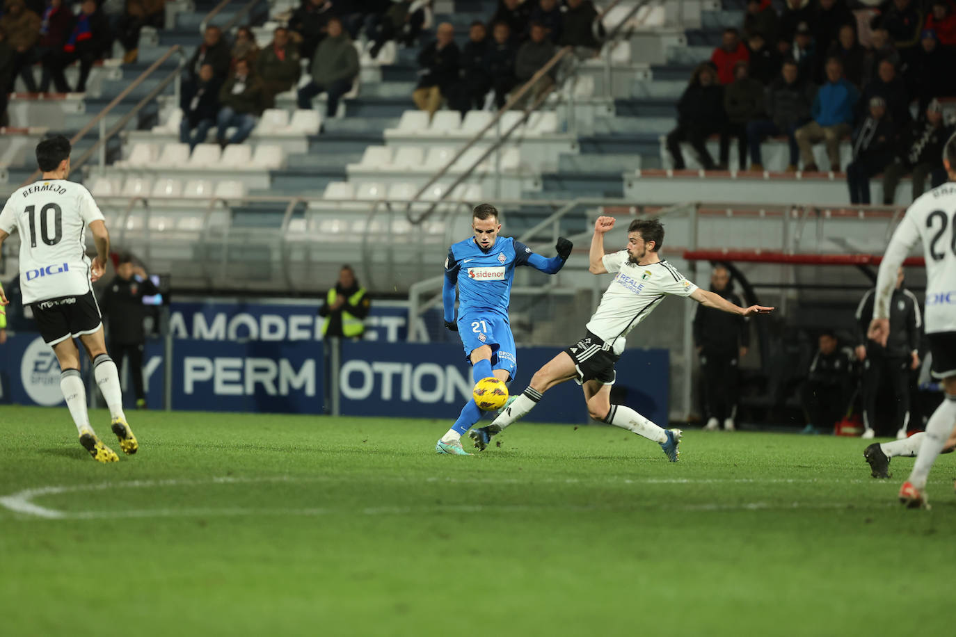 La primera victoria del Burgos CF a domicilio, en imágenes