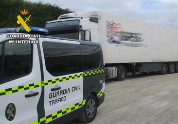 Sorprendidos dos camioneros inhabilitados cuando realizaban un transporte en Burgos